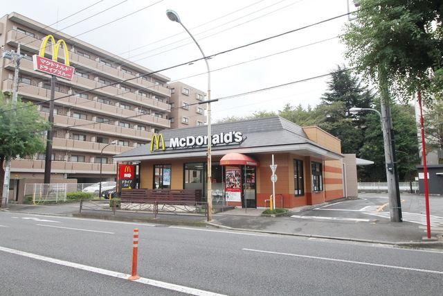 飲食店　マクドナルド都筑インター店（飲食店）まで734m