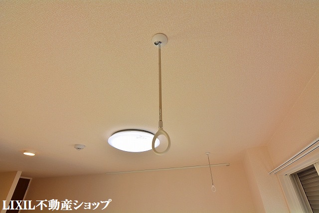 その他設備　ＬＤＫにはあると便利な室内物干し機能付です。