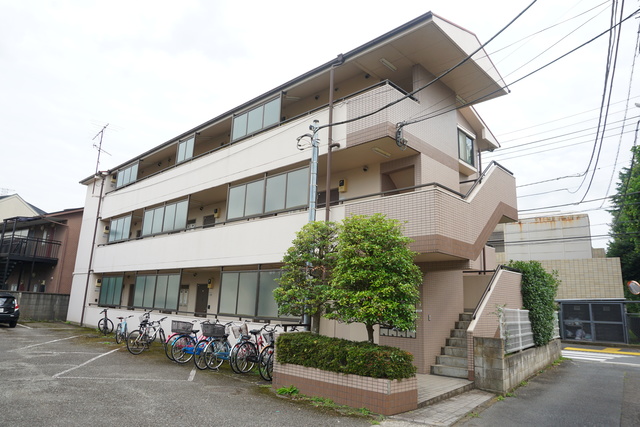建物外観　丈夫で安心の鉄筋コンクリート造マンションです☆