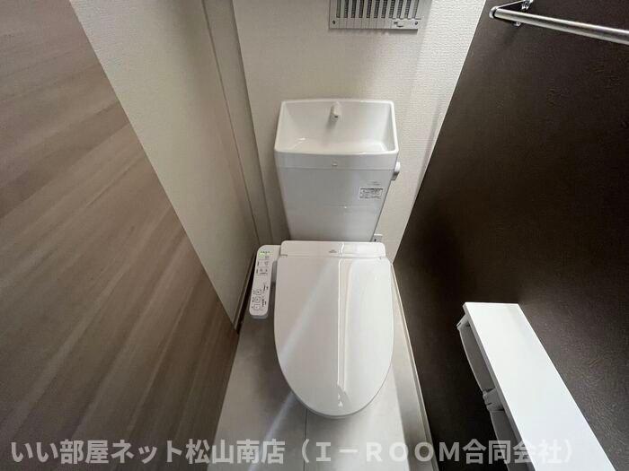 ベルマティーナ南松山のトイレ写真