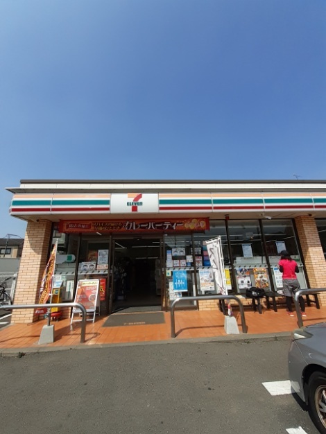 コンビニ　セブン-イレブン狛江水道道路店（コンビニ）まで550m