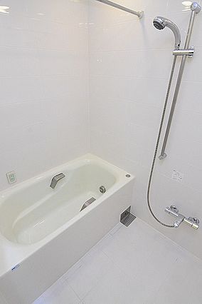 バス・シャワールーム　※別部屋の参考写真です。