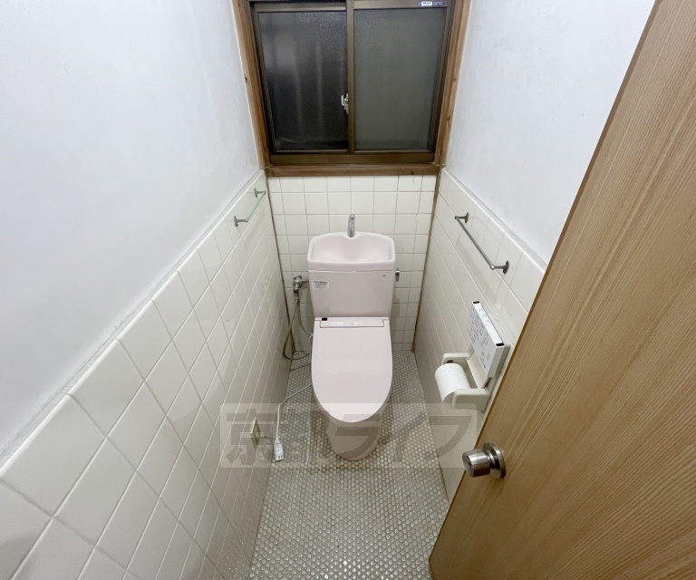 阪急京都線 桂駅 徒歩57分 2階建 築44年のトイレ写真