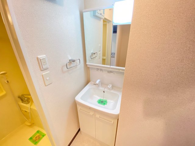 洗面設備　独立洗面台付き！