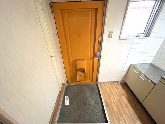 京阪本線 古川橋駅 徒歩5分 3階建 築42年の玄関写真