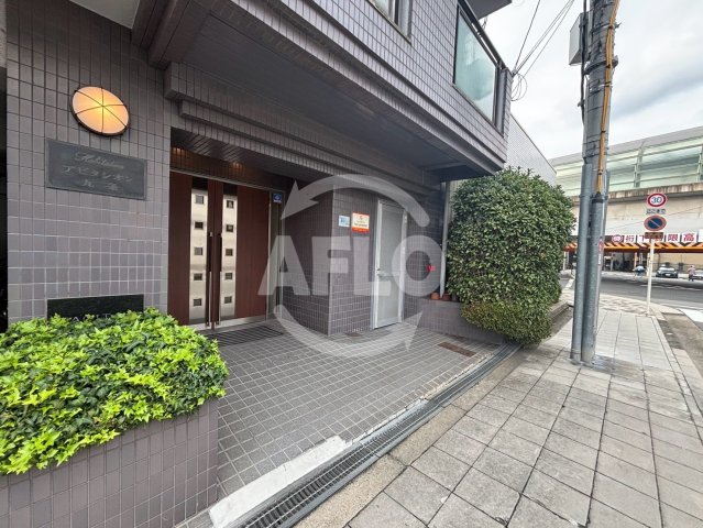 エントランス　アビタシオン九条　エントランス
