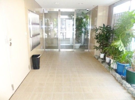 エントランス　共用部分も大変綺麗★