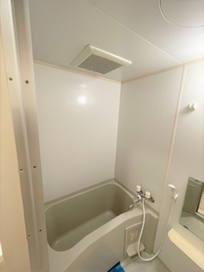 バス・シャワールーム　※別部屋の写真です