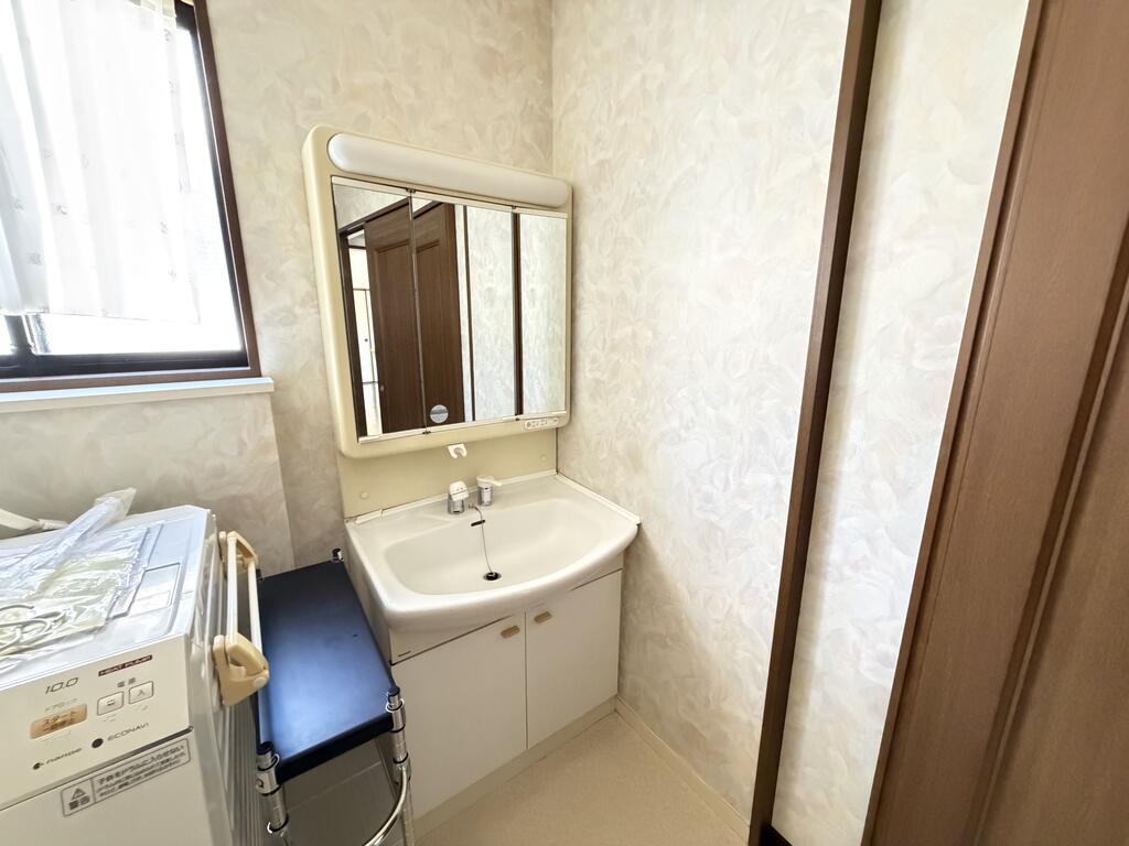常磐下船尾戸建の内装写真