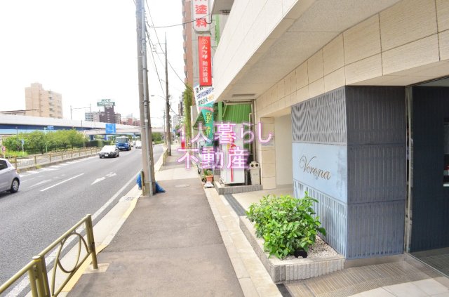 その他　エントランスです。