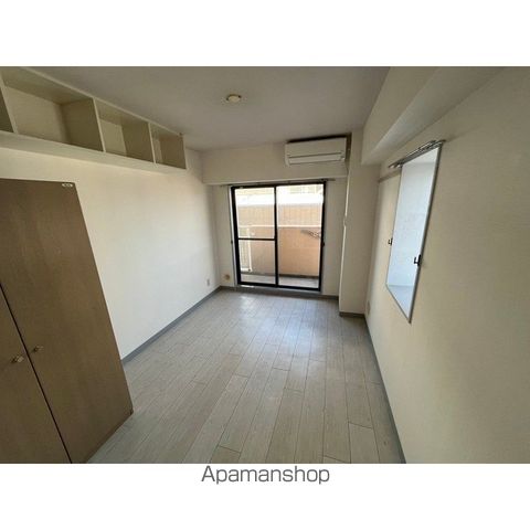 メゾン・ド・ディマンシェの居間写真