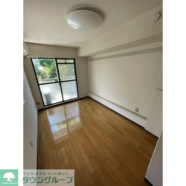 エクセレントハイム下高井戸の居間写真