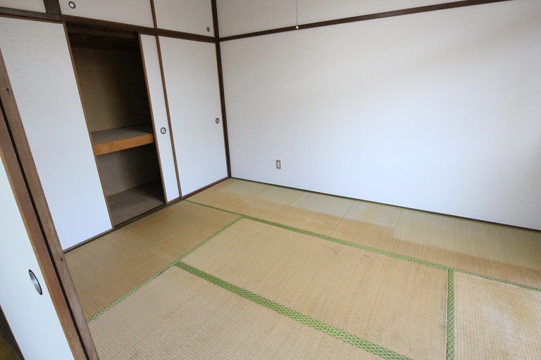 収納　押入
