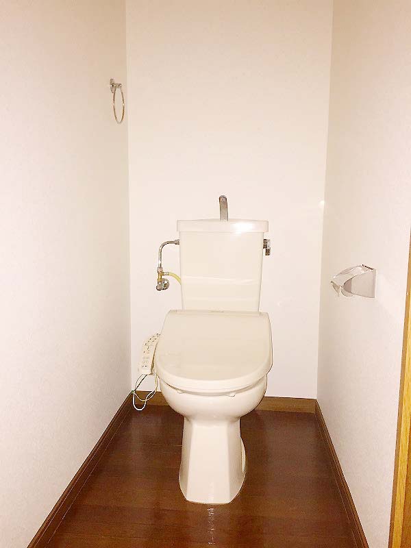 トイレ　別部屋の写真です。