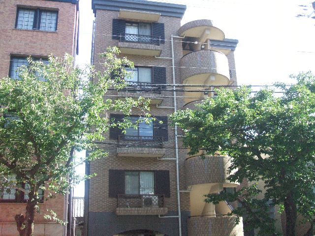 神戸市灘区篠原本町のマンションの建物外観