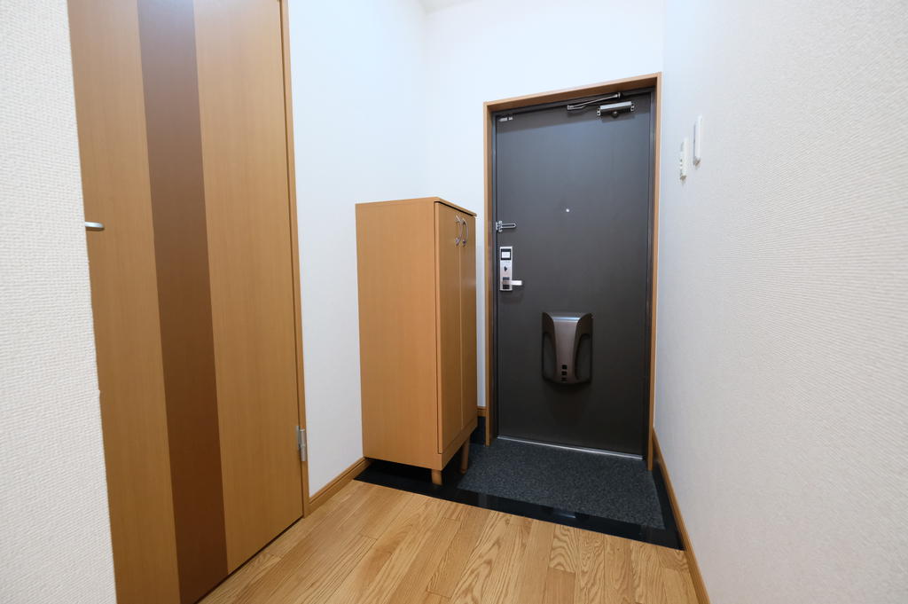 玄関　室内写真は別室です