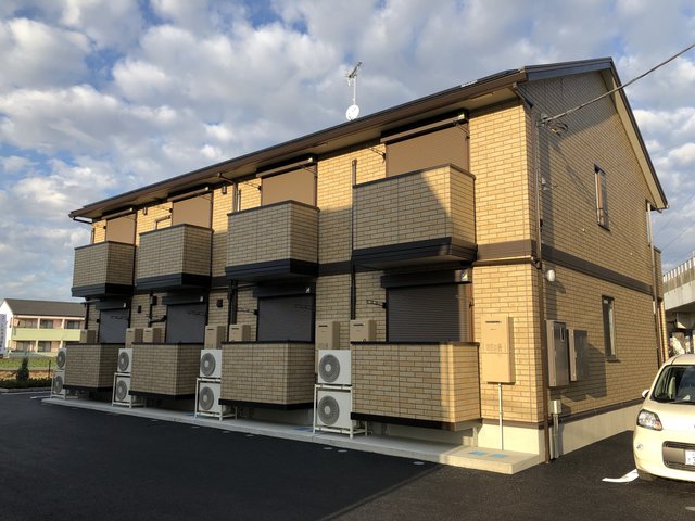 建物外観　南向きで日当たり良好　インターネット無料