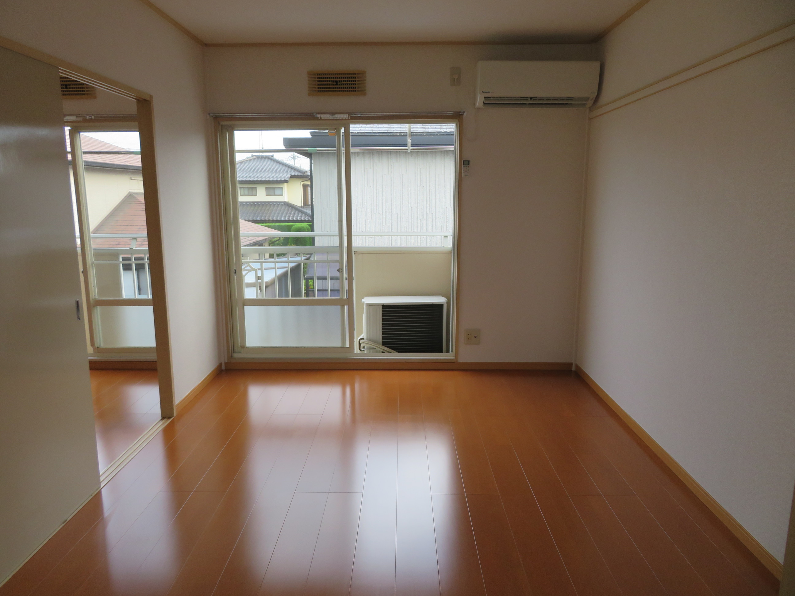 居室・リビング　6帖の洋室です！南向きで明るい室内です☆