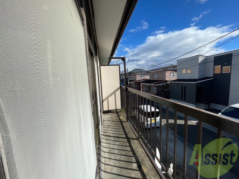 バルコニー　バルコニーがあるので洗濯物は外に干せそうですね～