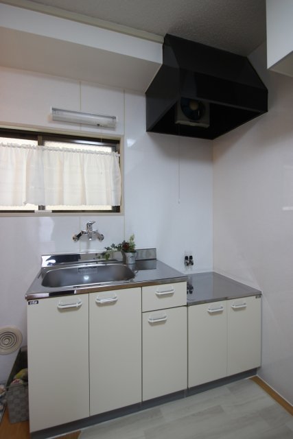 キッチン　同物件別室