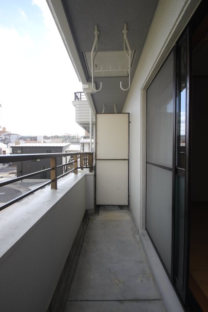 バルコニー　同物件別室