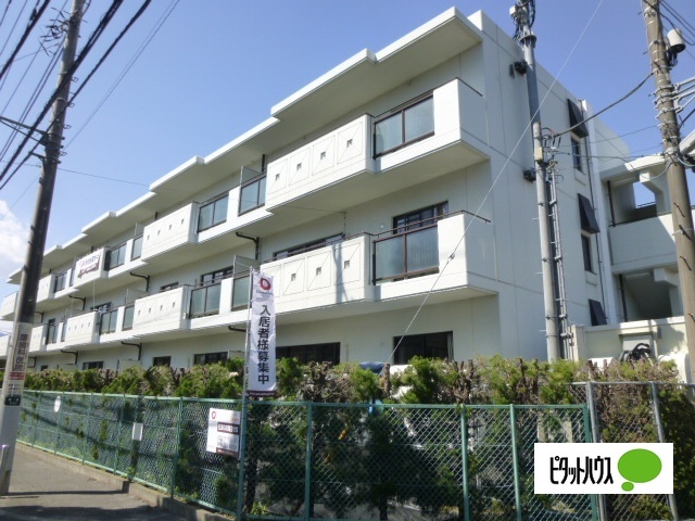 小田原市飯泉のマンションの建物外観