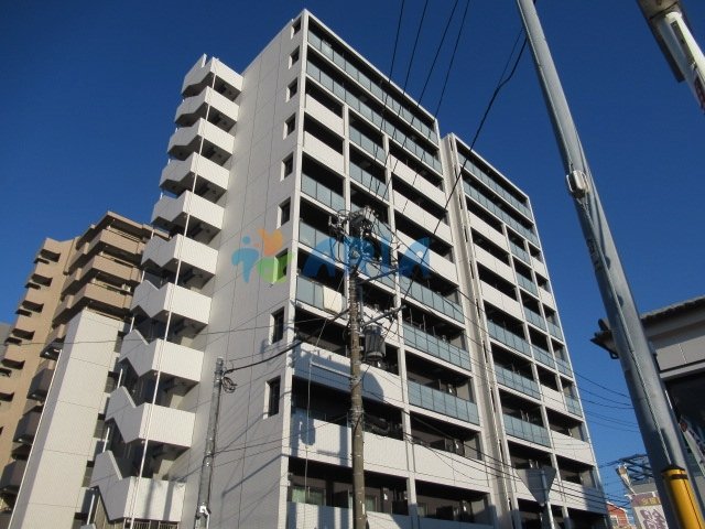 横浜市鶴見区市場富士見町のマンションの建物外観