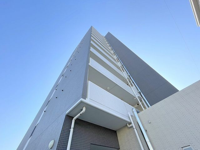 広島市中区吉島東のマンションの建物外観