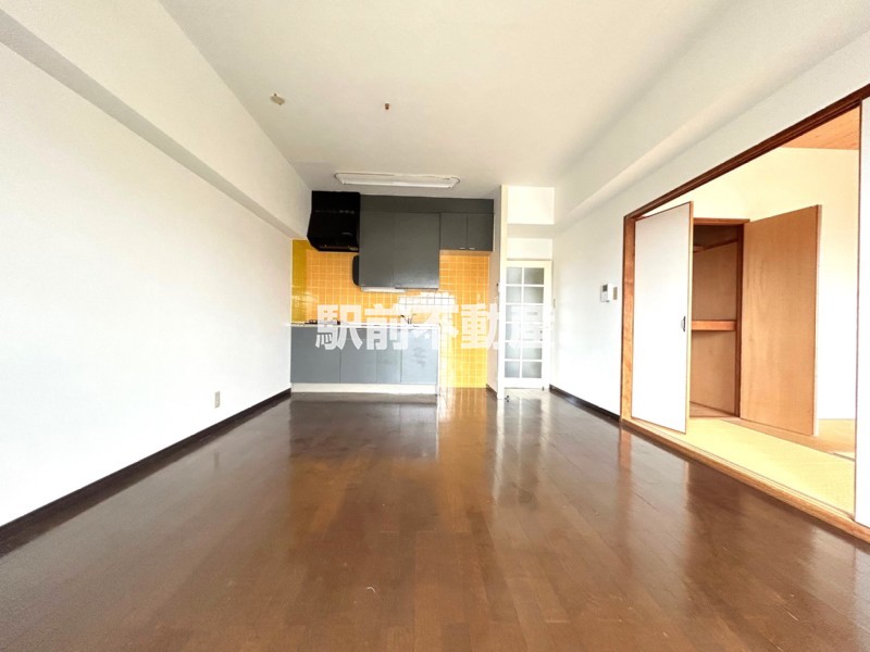 居室・リビング　１２帖の広々リビング☆