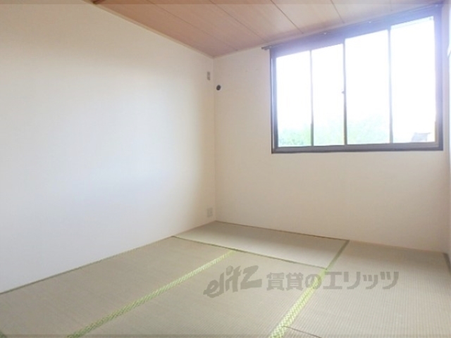 居室・リビング　６帖の和室です