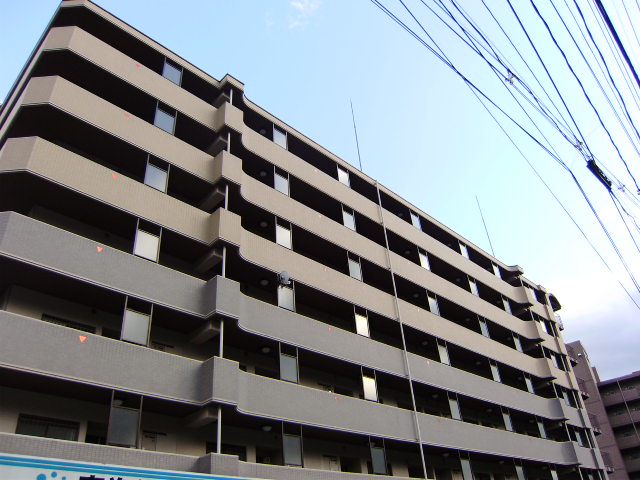 菊田参番館の建物外観