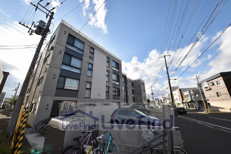 札幌市豊平区美園一条のマンションの建物外観