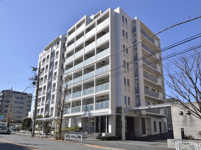 レオニス駒沢公園の建物外観