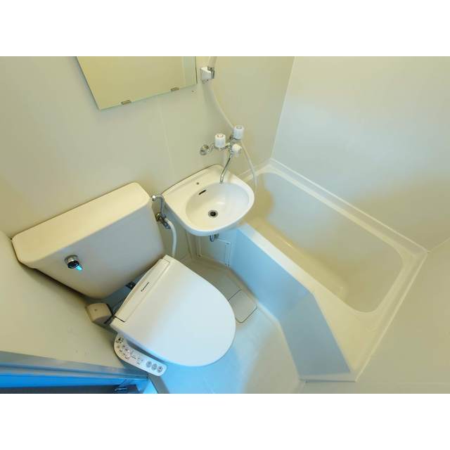 バス・シャワールーム　浴室・洗面・トイレが一緒になっています