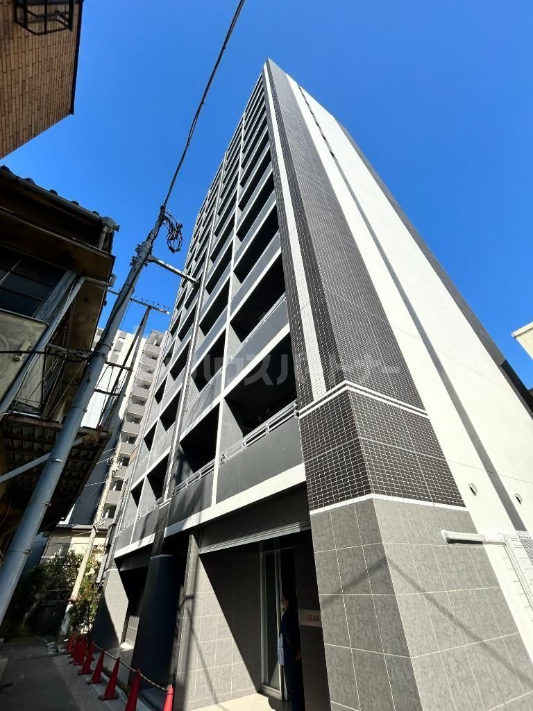 【江東区森下のマンションの建物外観】