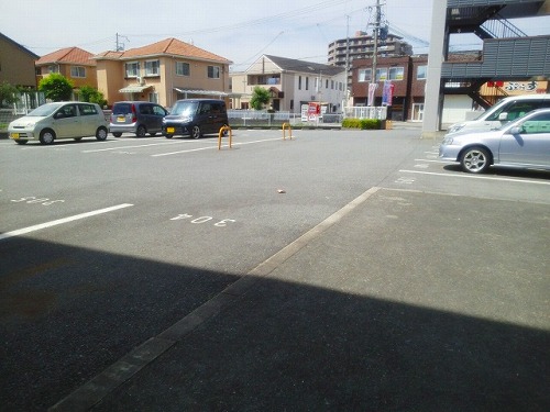 【姫路市北今宿のマンションの駐車場】