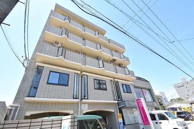 広島市西区小河内町のマンションの建物外観