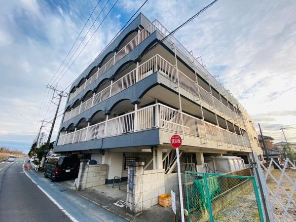 稲城市押立のマンションの建物外観