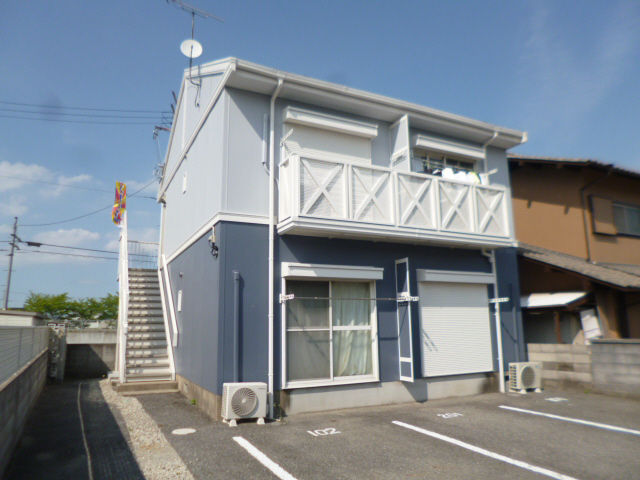 小野市下来住町のアパートの建物外観