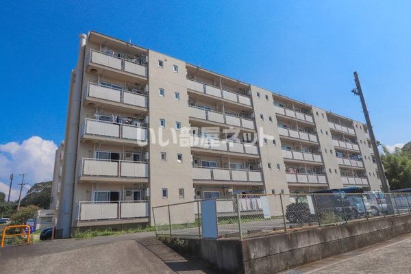 田辺市稲成町のマンションの建物外観