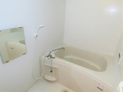 バス・シャワールーム　お風呂、トイレは完全別です