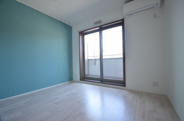 居室・リビング　別号室の写真です。