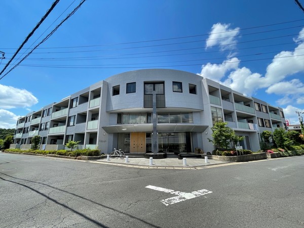 アルテミス公津の外観