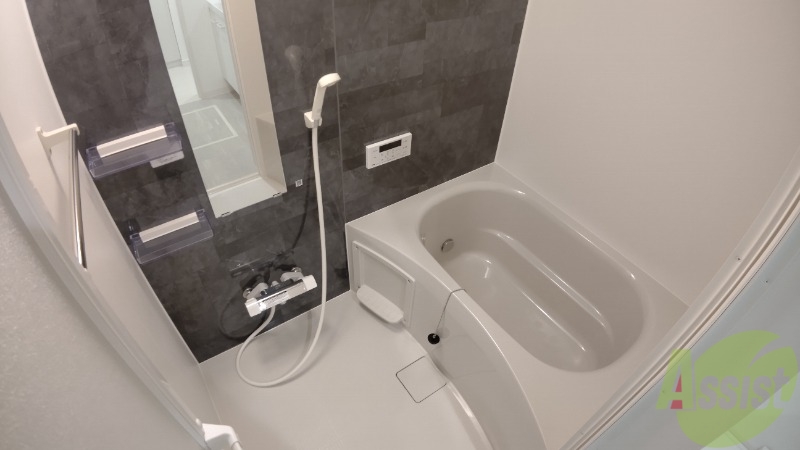 バス・シャワールーム　綺麗な浴室です。１日の疲れを癒すのに最適ですね。