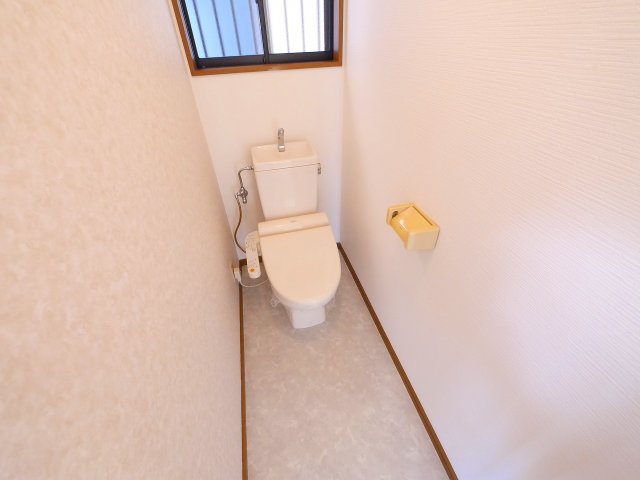 トイレ　ゆったりとした空間のトイレです