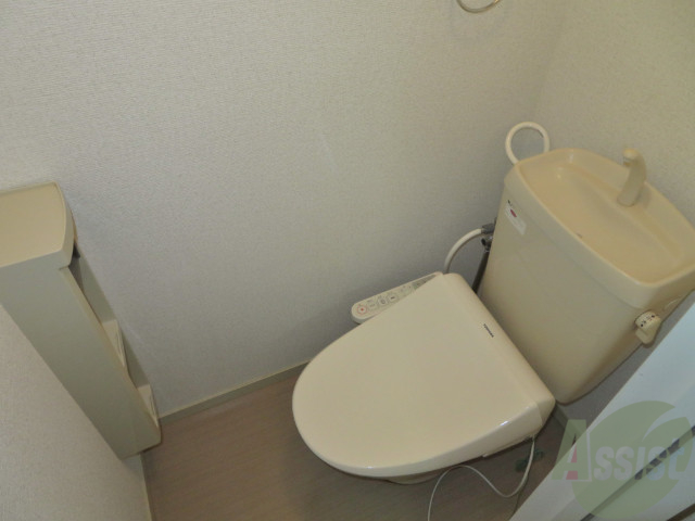 トイレ　こちらはトイレです。清潔感があり、安心して使用できます。