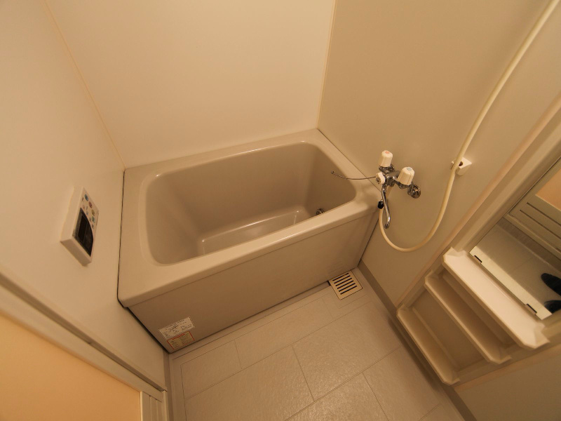 バス・シャワールーム　追い焚き機能付お風呂