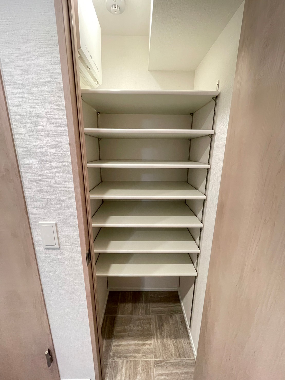 玄関　別タイプの部屋参照