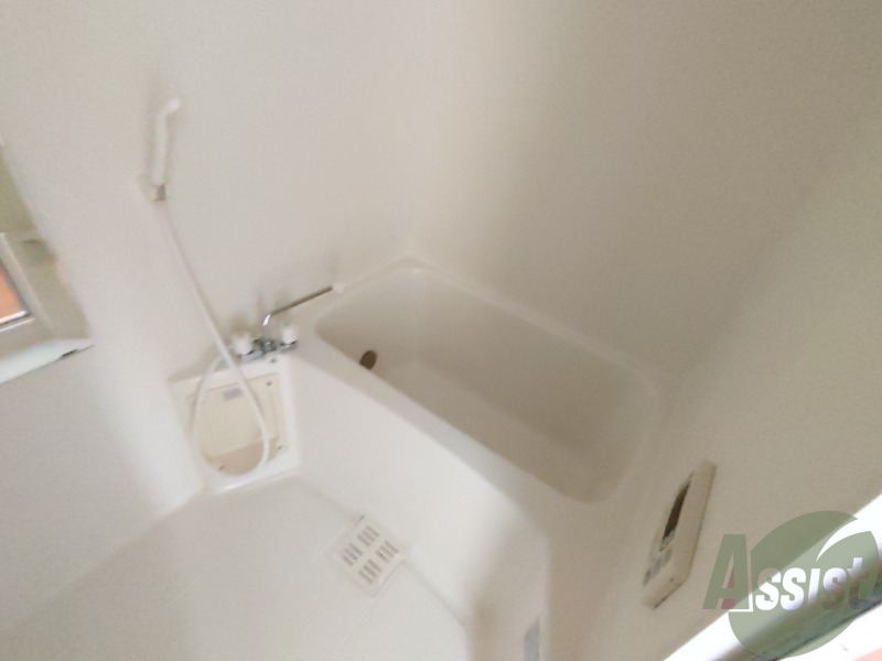 バス・シャワールーム　浴室は綺麗で追い焚きも付いて気持ちよくお過ごしいただけます。