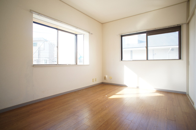 その他　窓から暖かな日差しが入ります♪